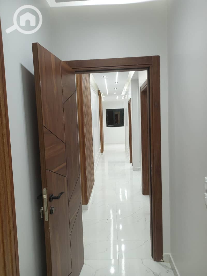 4 WhatsApp Image 2025-11-24 at 1.36. 53 PM (2). jpeg