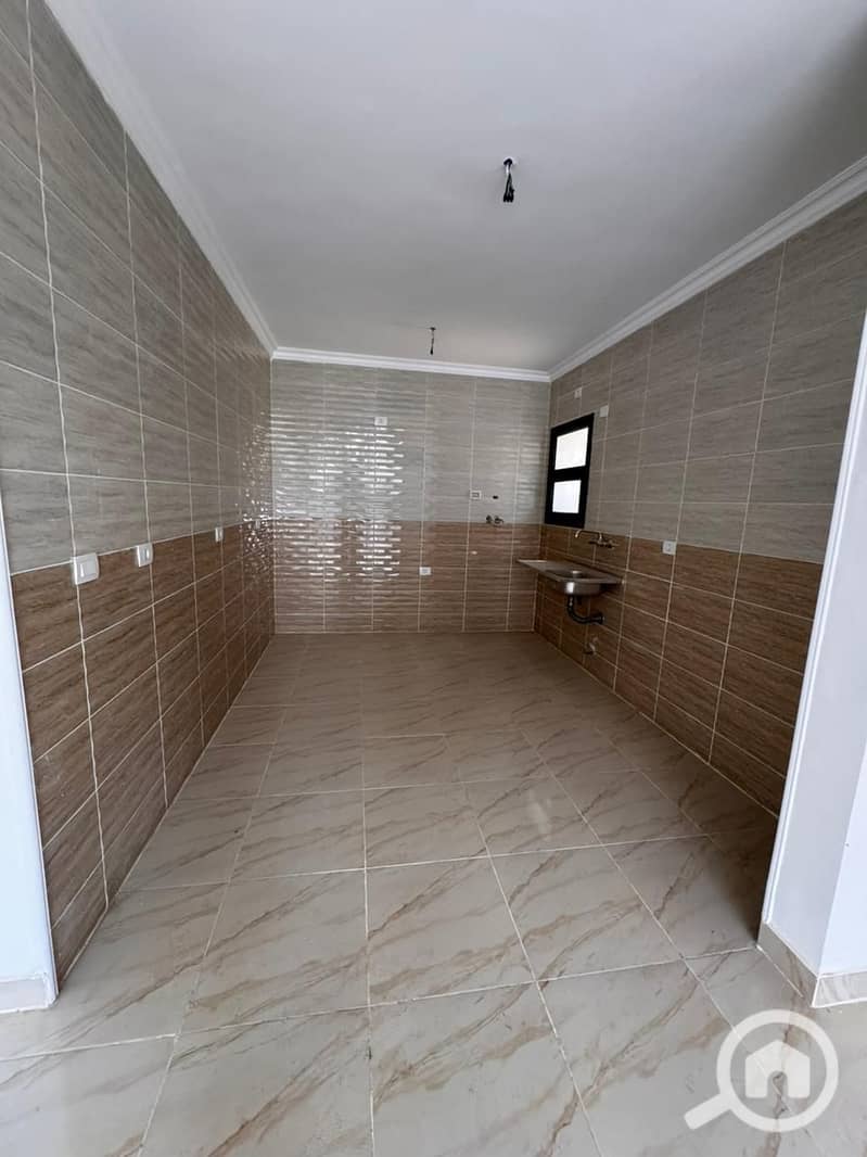 7 2925a4e5-33ee-4da0-80b6-878a2dc7d6ea. jpeg