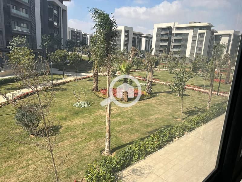 8 1b0422f7-f337-44d8-930a-d3104e93c31c. jpeg