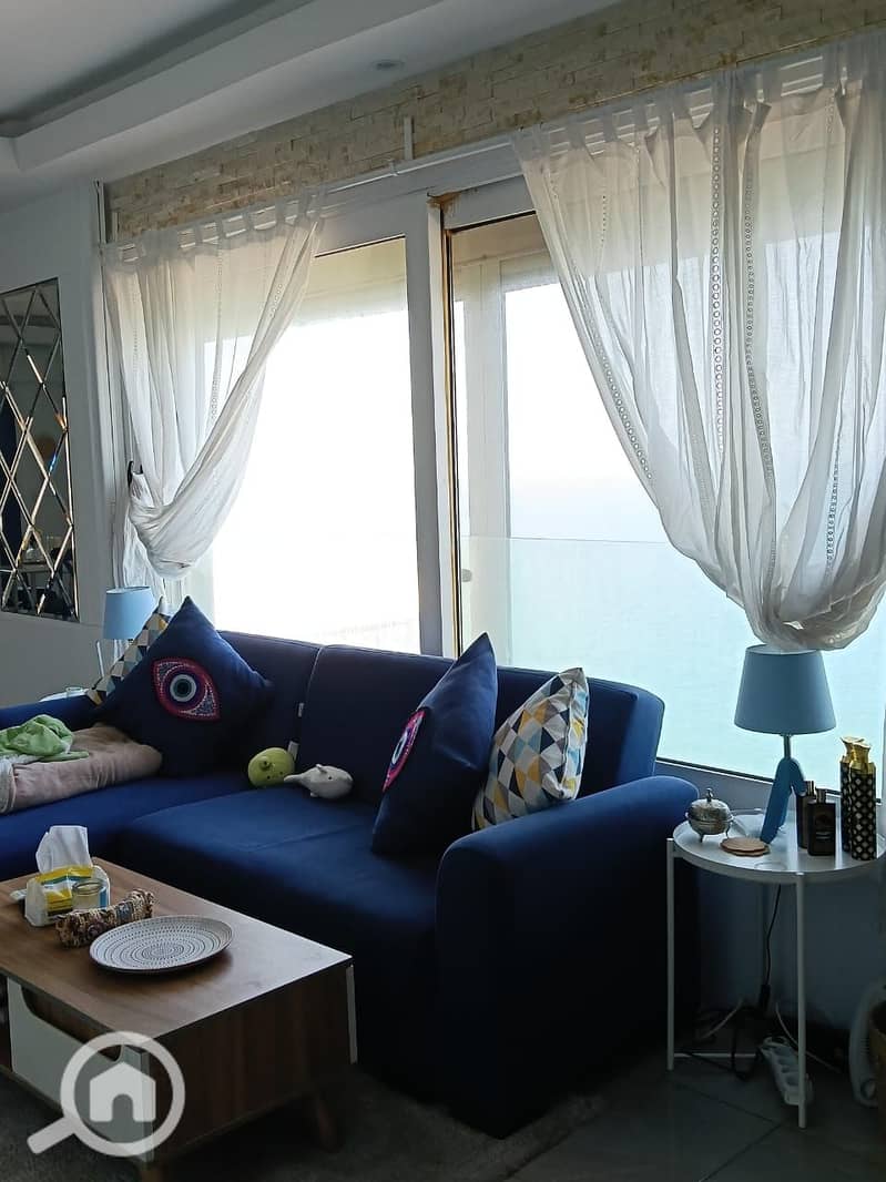 4 f9fc0157-a9f7-4913-b097-cf7aef387c1e. jpg