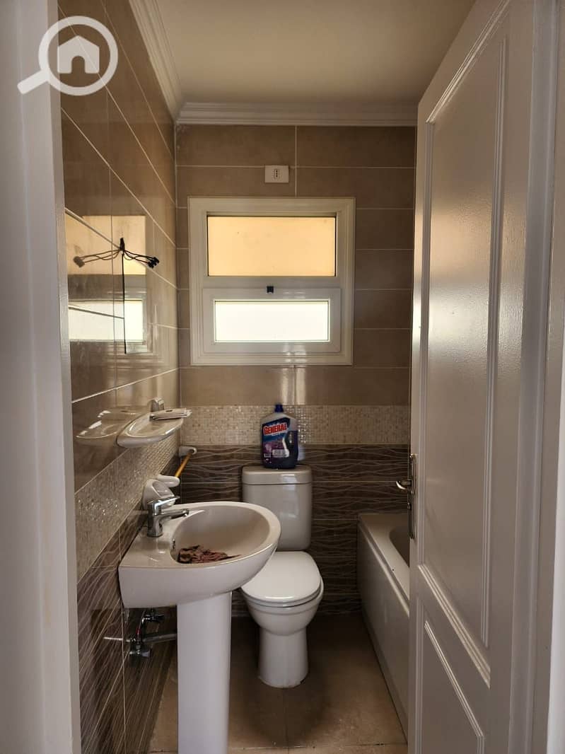 6 33269d1d-d2cd-45a8-9030-7099480f2e86. jpeg