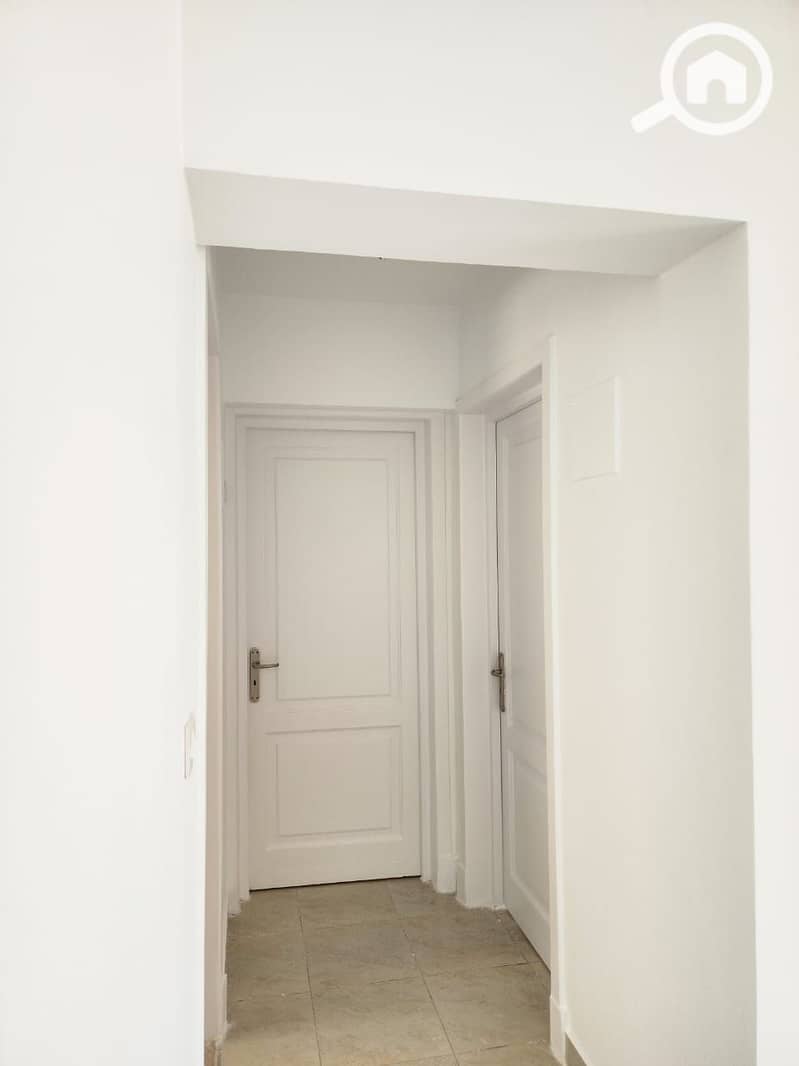 10 f994cb76-ae11-47d5-a0f1-54a2da55959e. jpeg