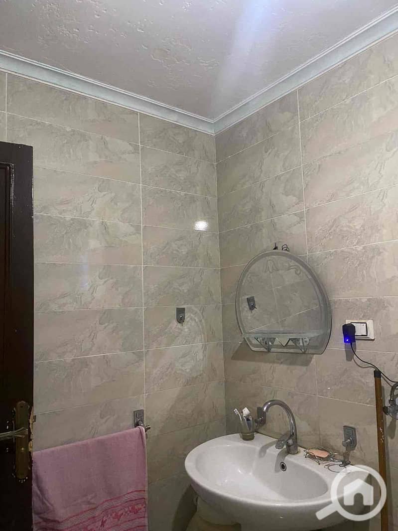 7 77b2dcea-7a60-4d10-834b-2d1a73b8d126. jpg