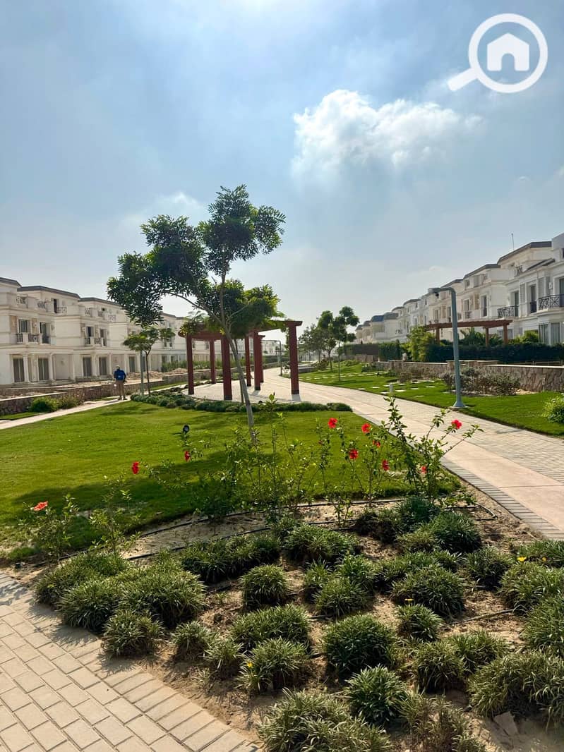 2 f0fba925-43ed-4101-a01b-54051ff43aa7. jpg