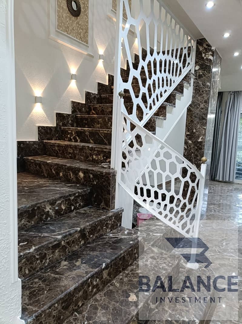 4 4bf37270-8625-4a76-aeb8-767390ee3a91. jpg