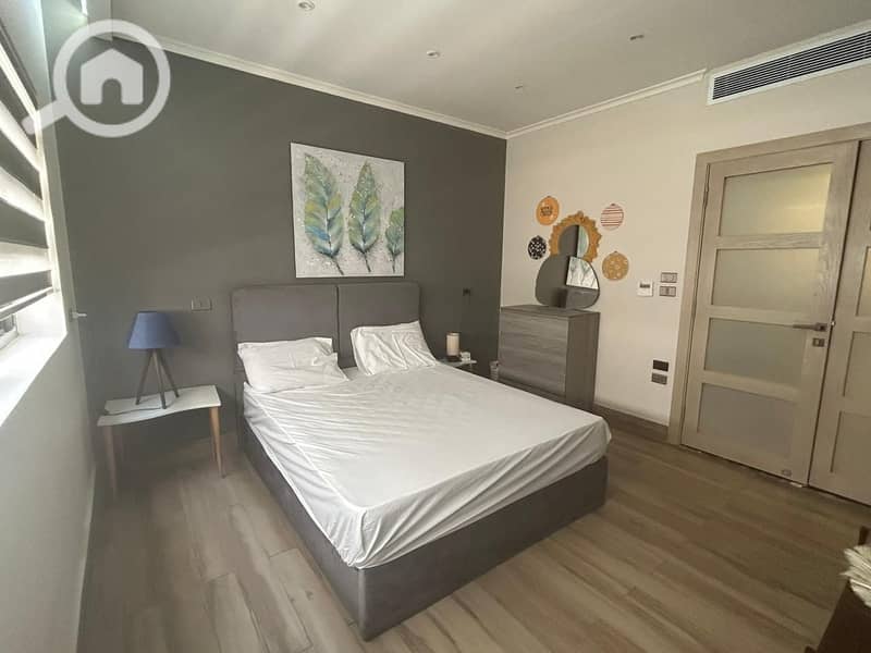 4 2e1ab391-37a9-4436-94cc-ccf0f79f9f6b. jpg