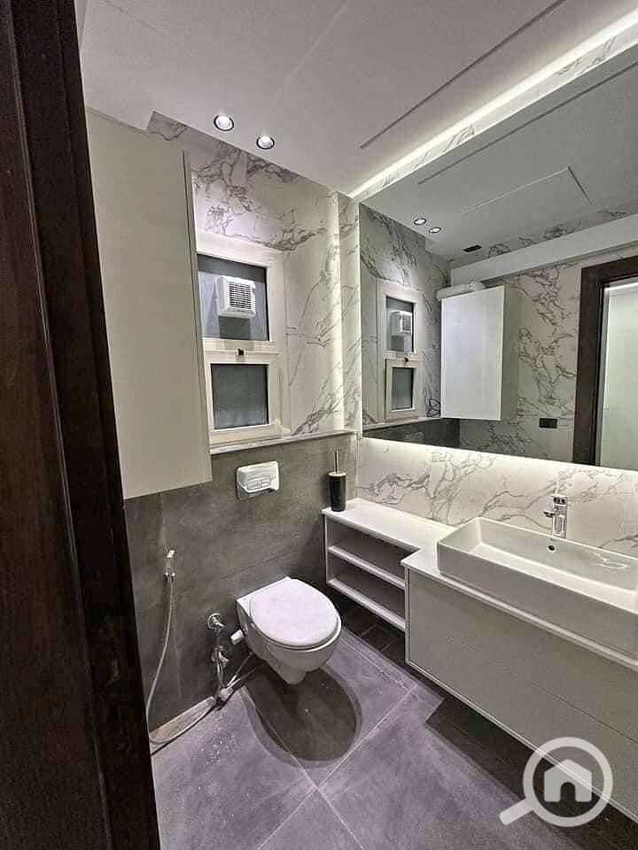 8 b16a3b73-ef04-4392-b06b-67a143c48b2e. jpg