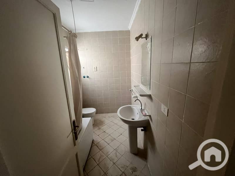 8 690d6b03-b105-43cd-89ca-dfddd4acb9e2. jpg