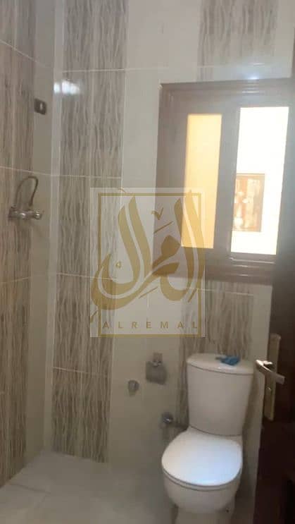 12 2805ce45-ce42-4e8c-8c38-75e9992a560e. jpg