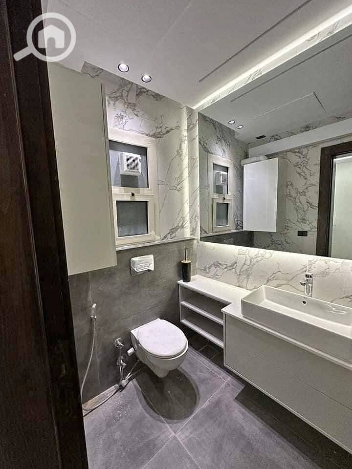 5 b16a3b73-ef04-4392-b06b-67a143c48b2e. jpg