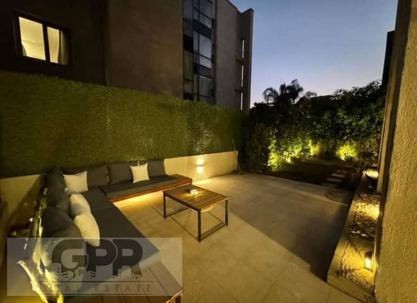 5 fb50f735-8172-4c53-9243-45ff982d4a99. jpg