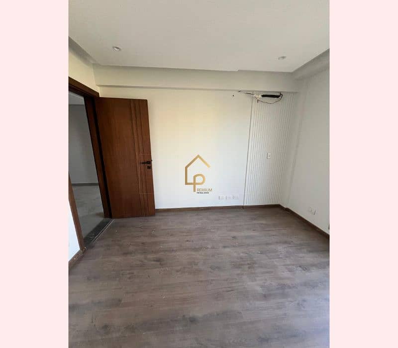 10 WhatsApp Image 2025-09-24 at 4.54. 35 PM. jpg