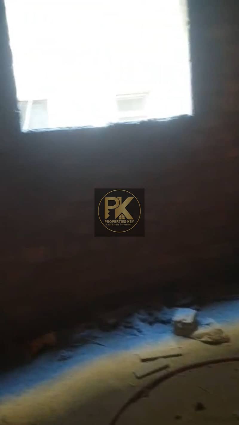 12 B5CB3E54-C9C3-45B1-AD2D-9FB08B48BAD2. png