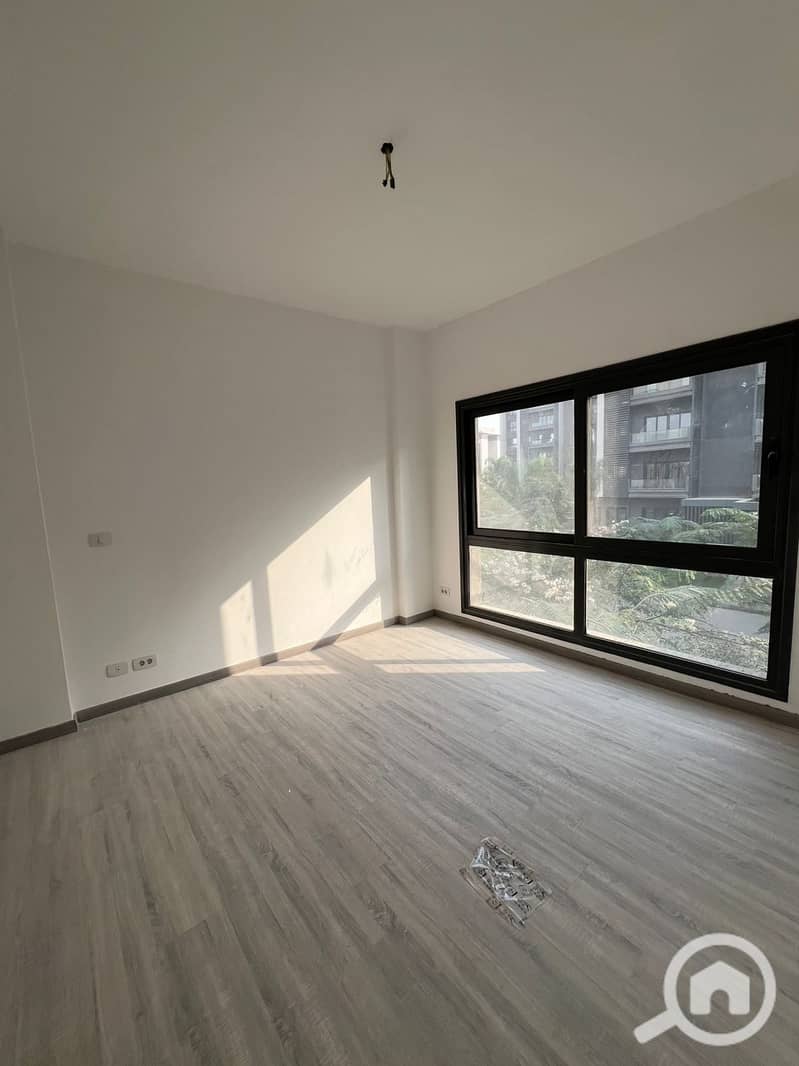 8 d25b28ac-86a0-4cd9-aa29-2d867b644766. jpg