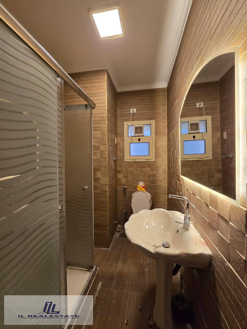 5 7c8db2e9-4d81-4b9b-b7e0-8d9dc414963c. jpg