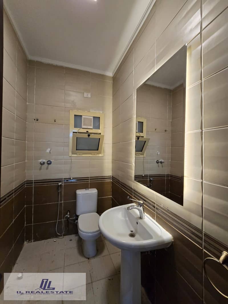 15 8117598c-8b03-45dc-83a2-7834f48b442f. jpg