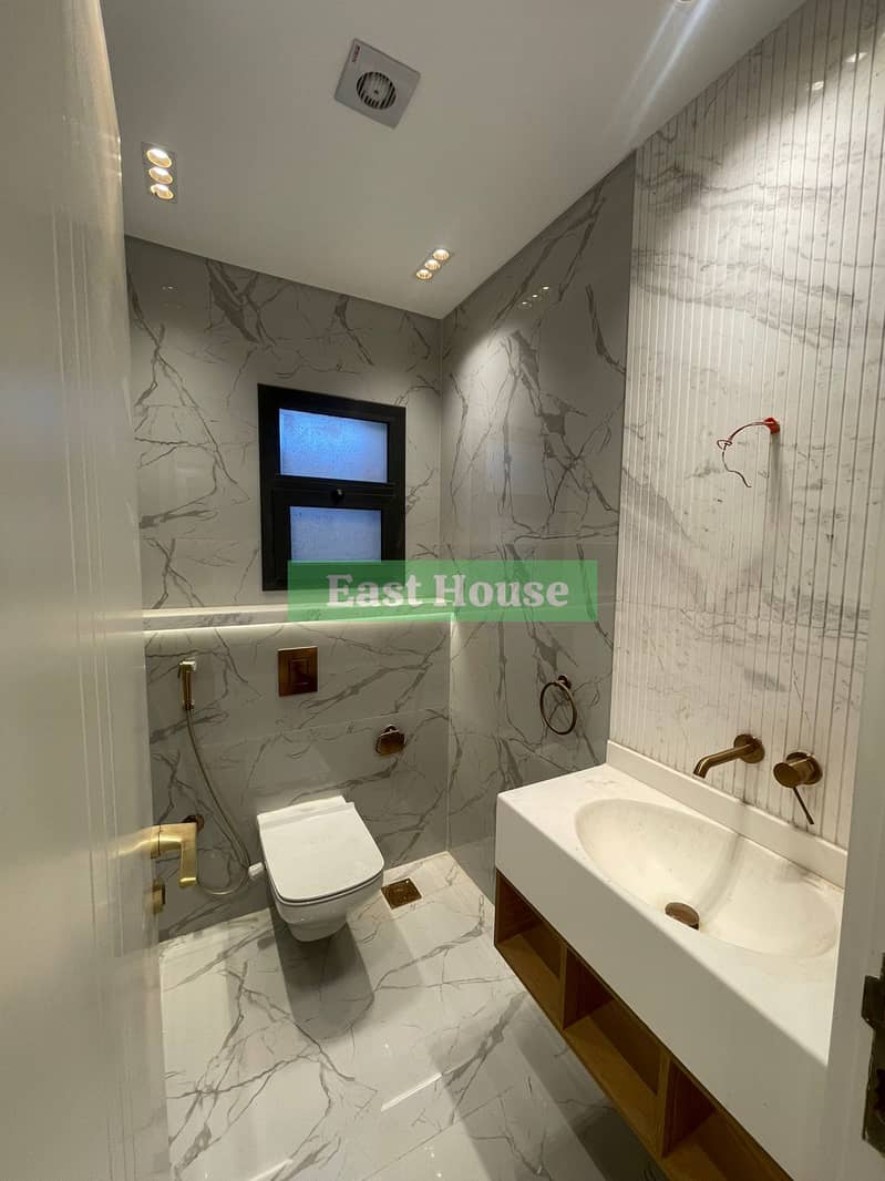 13 0a43ec5a-863d-4365-9f62-a7dd24eb63f0. jpeg