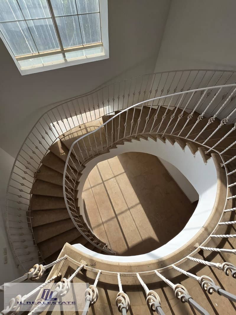 6 807c89df-fa2d-43f3-bac2-fd270a2e31a9. jpg