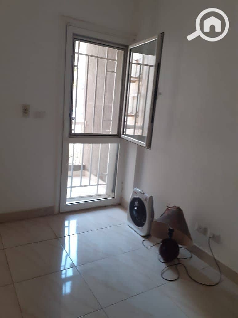 4 572b71ca-7f1f-4690-b306-ad1edbe7702a. jpg