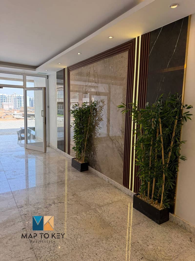 8 49c7e63b-962e-452b-b896-701f4e92065c. jpg