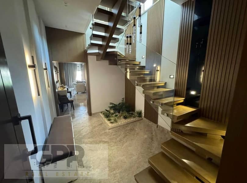 10 f6e404f8-f3a2-48d7-a14e-b2f1527b7355. jpg