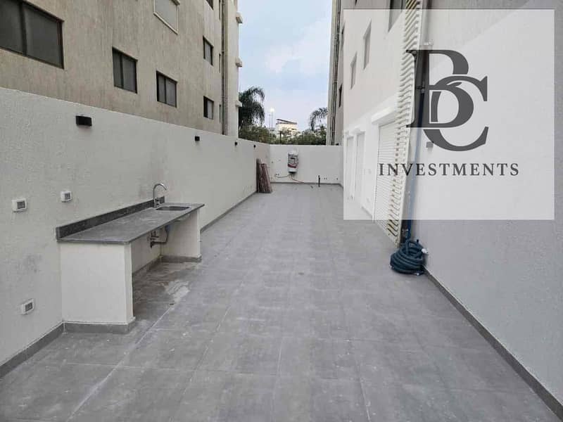 5 08661d03-ab94-400d-a79f-f40d9e238276. jpg