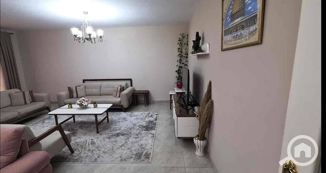 2 903dc6ad-b721-4545-a371-7d33e2b8ec9c. jpg