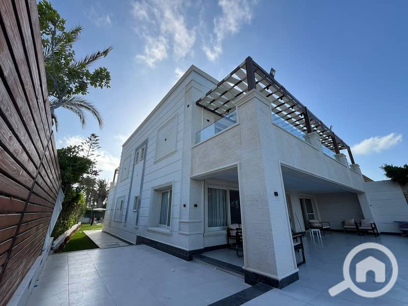 12 155342d6-619a-479d-b5df-1ec0d176fbb5. jpeg