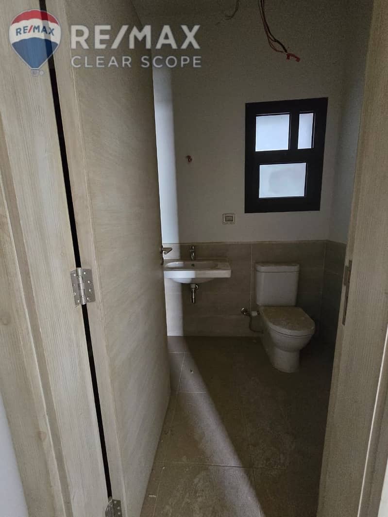 15 ed8316d6-256b-4a11-90f4-f58e69a5a852. jpeg