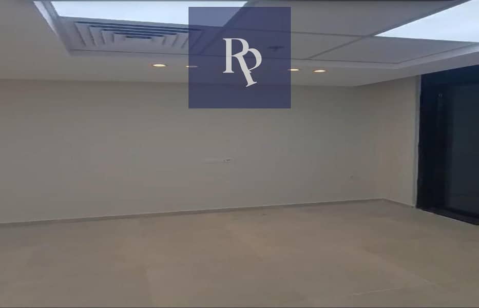 4 e6655c7e-98d3-46bb-8244-1425d44e69da. jpeg