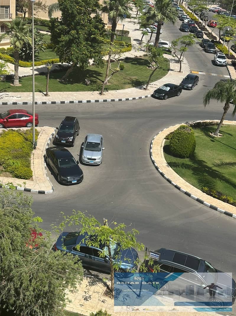 6 f0f5c115-150b-4460-88b4-6eccb387ec9a. jpg