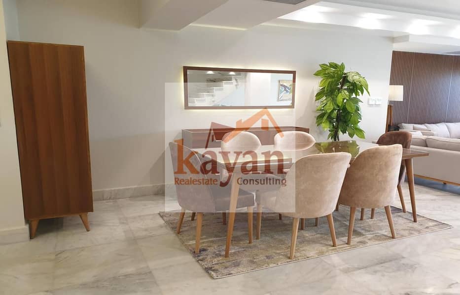 4 89f90f7d-5757-48fb-a3f4-546caaa33cb3. jpg