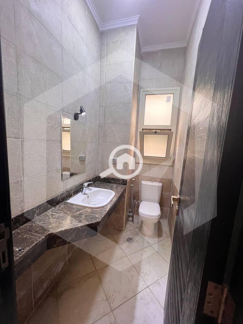 12 Grand Heights 12. jpg