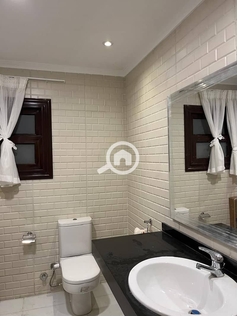 10 f0a73f6c-4e73-48a4-9365-8d892e9b0b29. jpeg