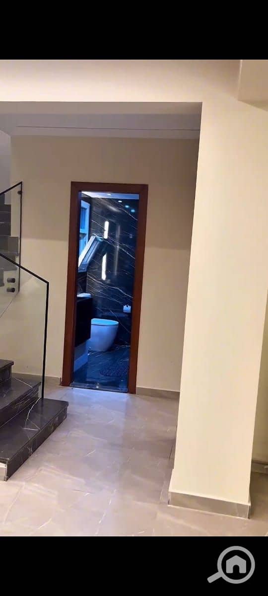 2 6bcdaab9-be21-49cc-a9f6-a5127074fa77. jpeg