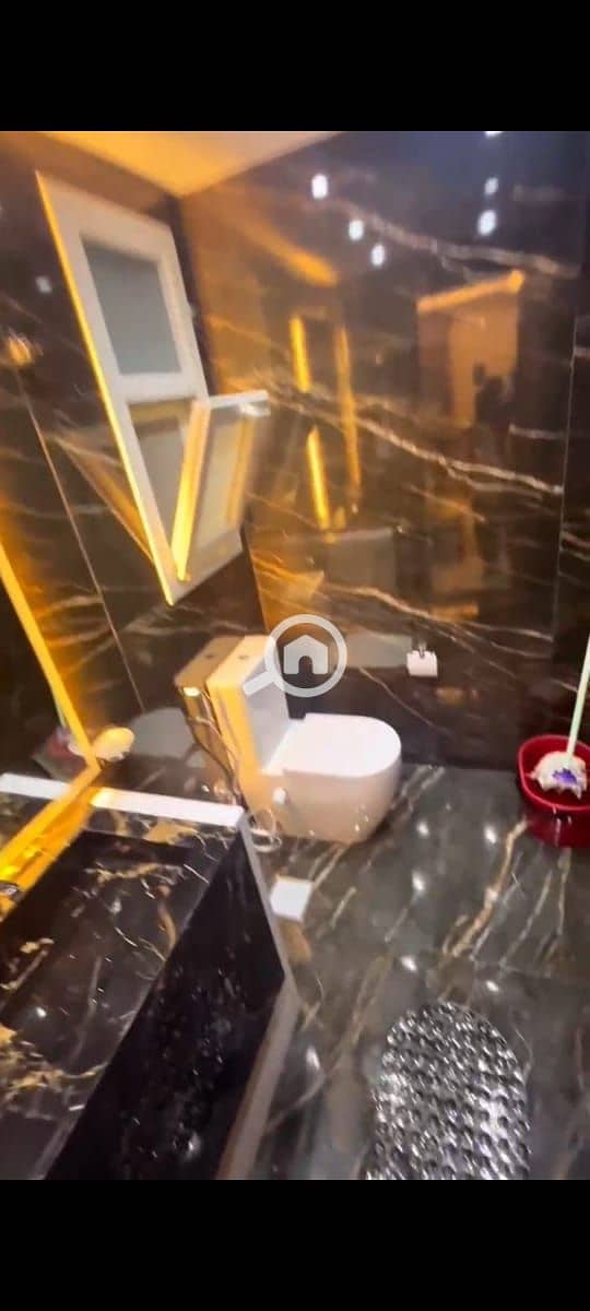 9 e279fd37-eba5-46a0-acd0-2e4c20f00cdc. jpeg