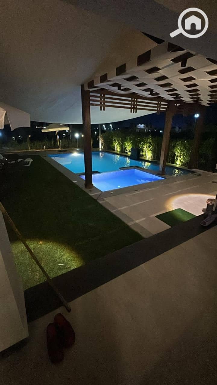 10 3067dbe7-f8a7-459c-bf03-fb20fdf0a4a2. jpeg