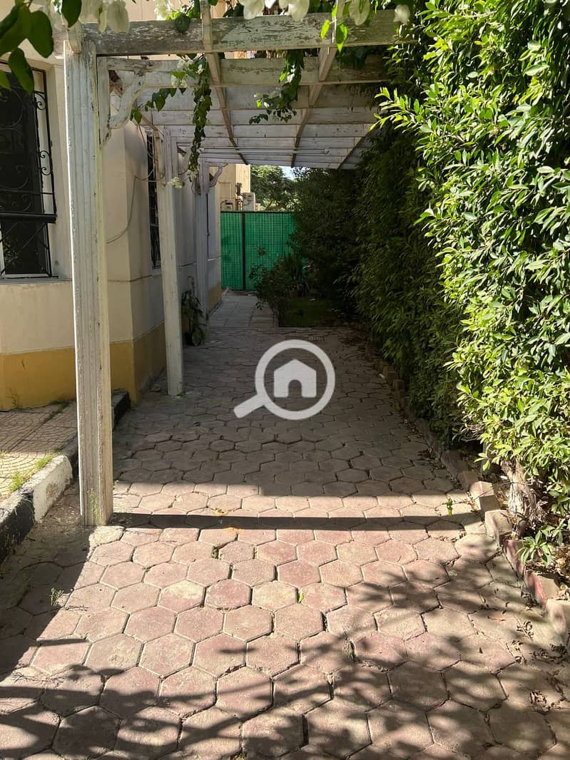 4 5ff22b10-8dc6-4c4f-8c59-137c5c88d848. jpg