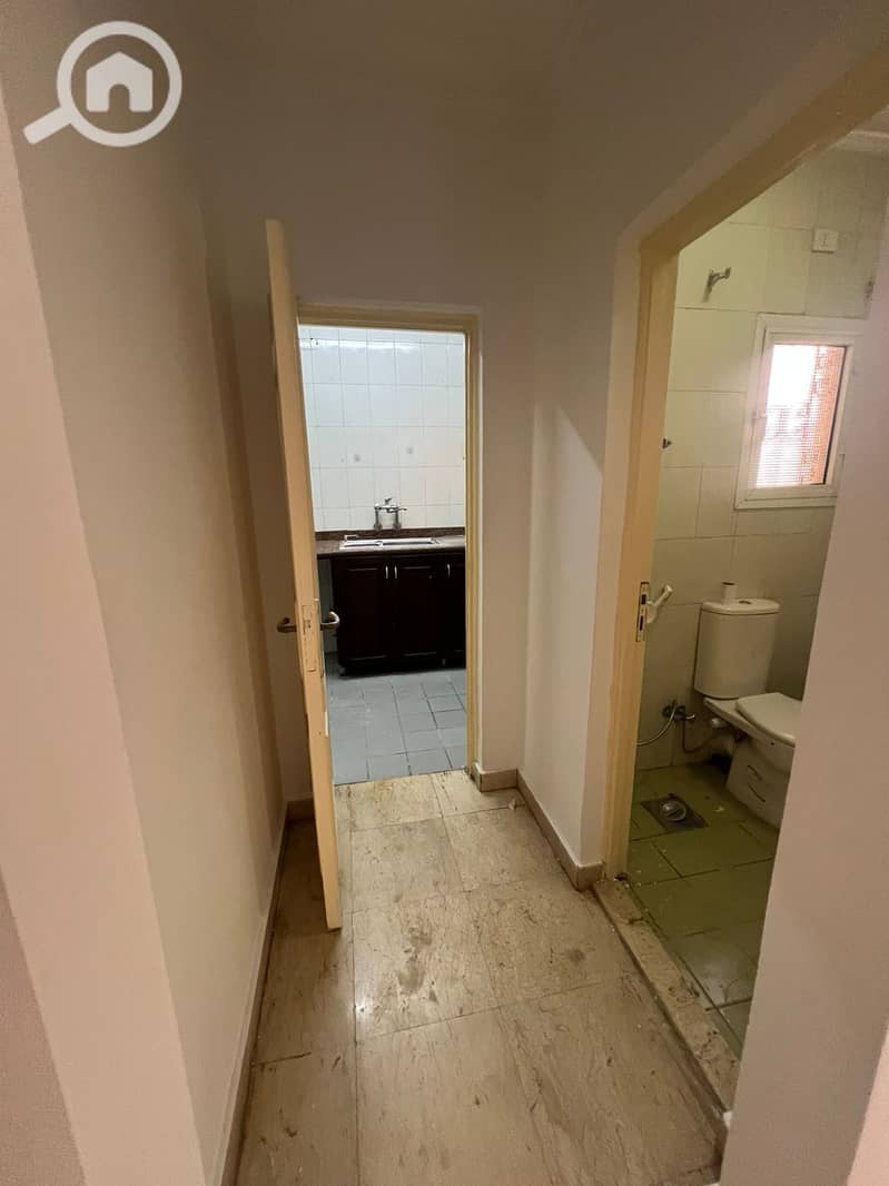 5 8b8e63ad-9427-46a6-b2a5-d5e8a7501f7e. jpg