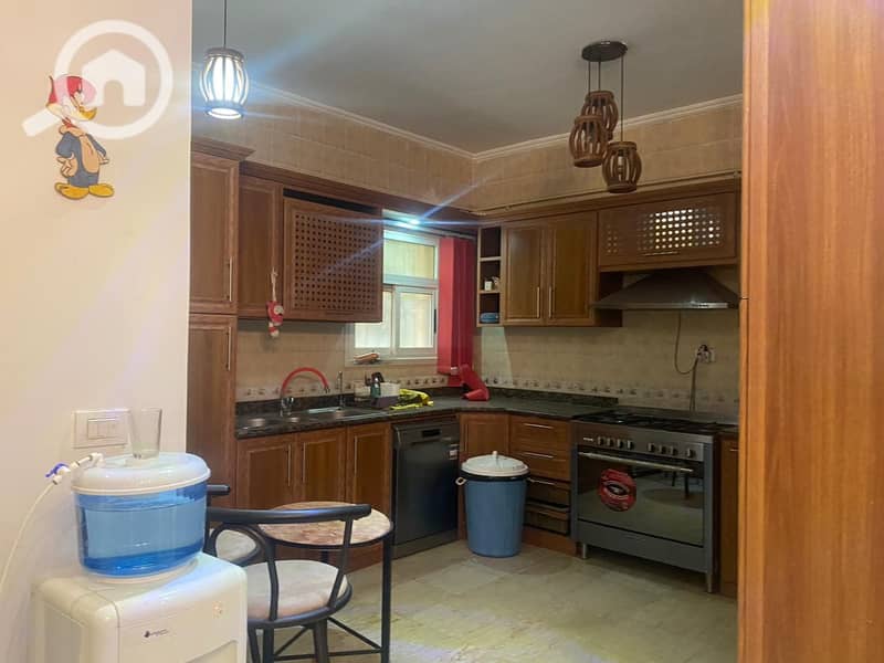 5 73cb7cd8-1326-4902-8d1b-9951c0fd99ce. jpeg