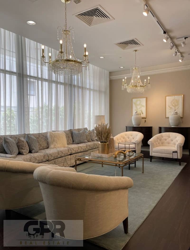 8 bee684c4-544b-455c-8fcf-d59d71db22a4. jpg