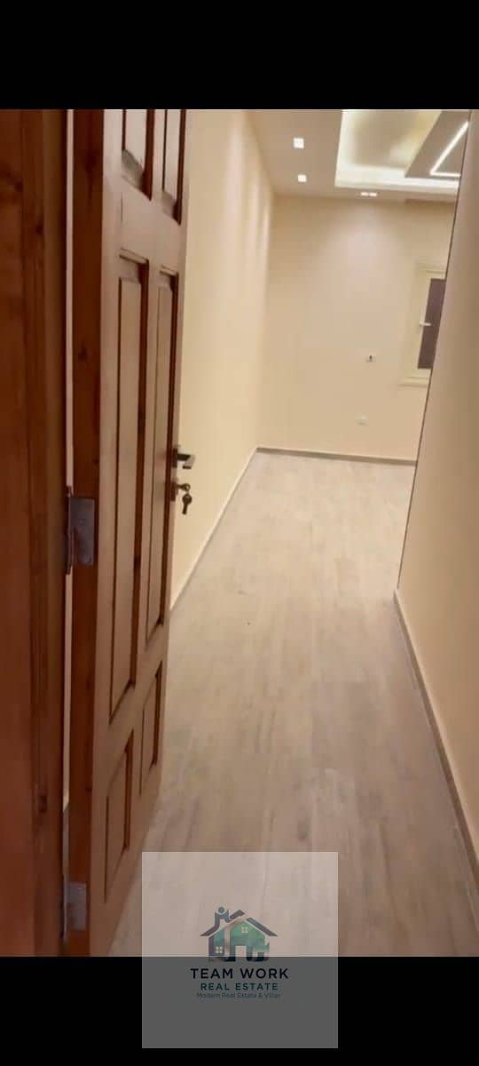 4 e5c9ea13-b201-4f16-b8fc-898ebca89c40. jpg