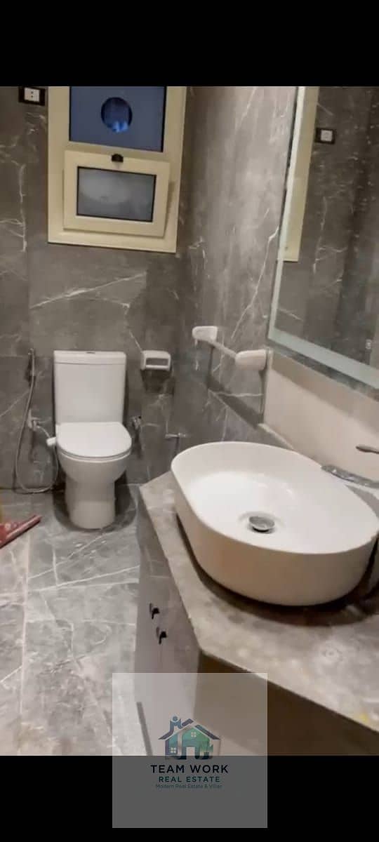 5 0ecf3cc0-57e6-4bad-abfc-5202ac71da55. jpg