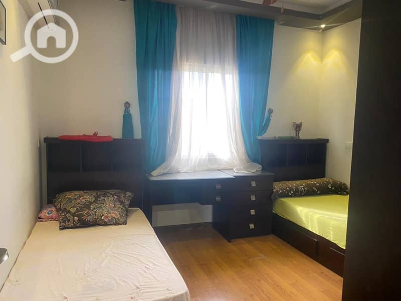 10 0272bfe8-e580-4906-bcb4-21a4b9a84a60. jpeg