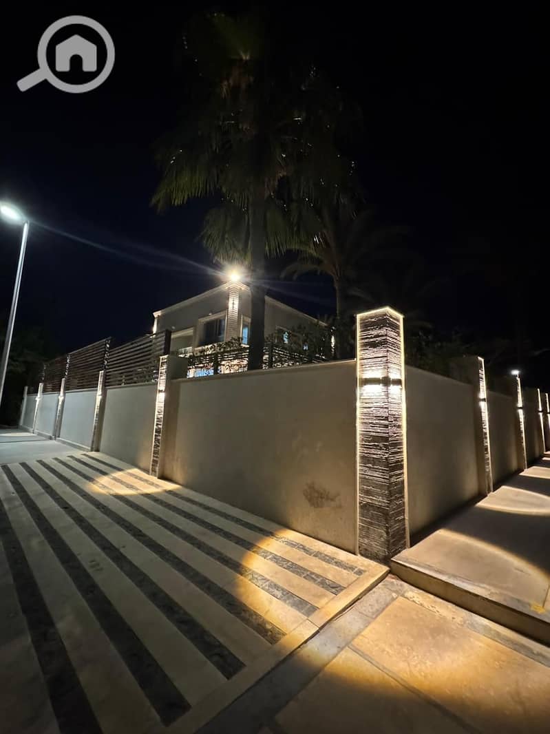 22 e3ff6539-387e-420a-b1cb-93bef6428b88. jpeg