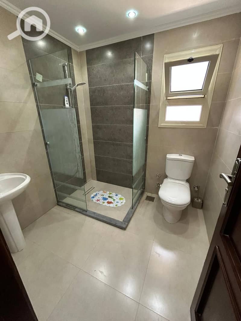 24 f5d0a71a-b8ea-4ef9-a45e-3c4077ed28be. jpeg