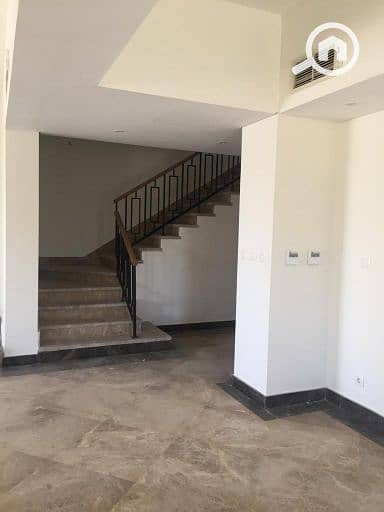 2 58c04850-f630-46f4-aee1-bd0a6bfcc043. jpg