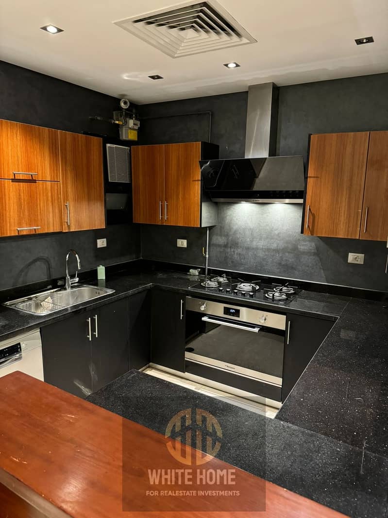 10 7da2dcb2-699a-4ac0-9c0c-1bdf4430a7f8. jpeg