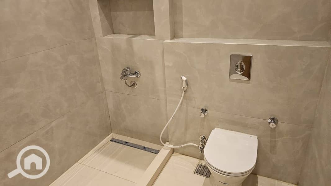 8 53e8d6f5-7c87-42ca-bd04-a580083cac49. jpeg