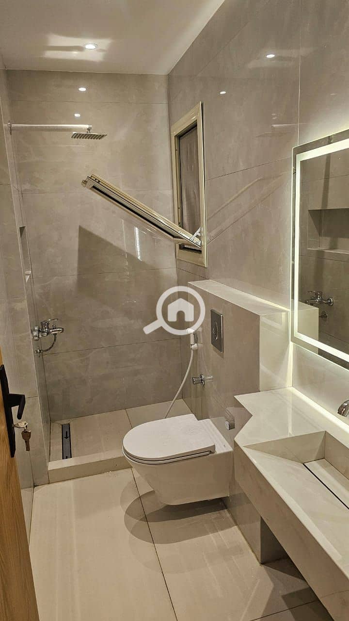 10 61f0f42c-7815-4966-b73e-08014a446c4c. jpeg